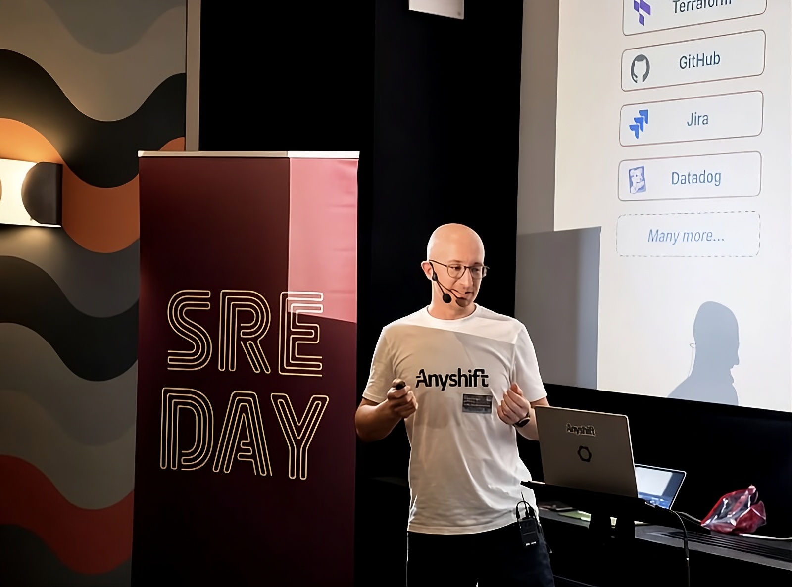 Anyshift at SREday London: Topology, Not Telemetry